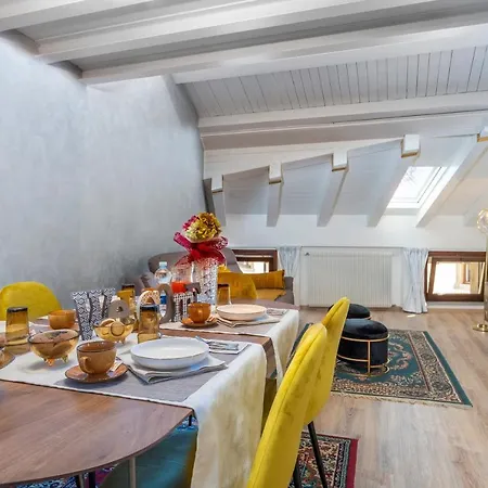 Otto House - Castello Di Cozy Flat דירה *