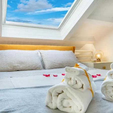 Guesthost - Otto House - Castello Di Cozy Flat Appartement