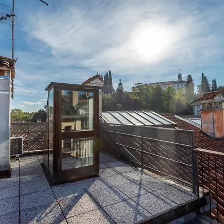 Guesthost - Otto House - Castello Di Cozy Flat