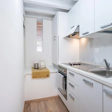 Otto House - Castello Di Cozy Flat דירה *